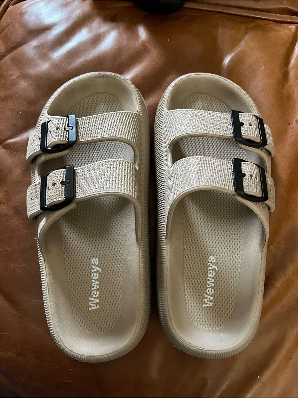 Weweya Beige Double Buckle Pillow Slides SZ39-40 Unisex
